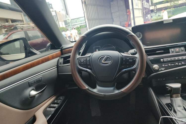 Used Lexus ES 2024 200 Premium Edition Steering Wheel