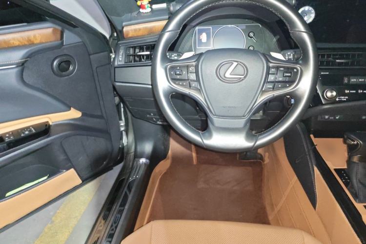 Used Lexus ES 2024 200 Premium Edition Steering Wheel