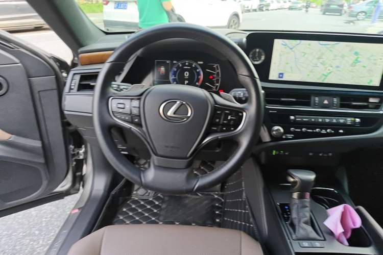 Used Lexus ES 2024 200 Premium Edition Steering Wheel