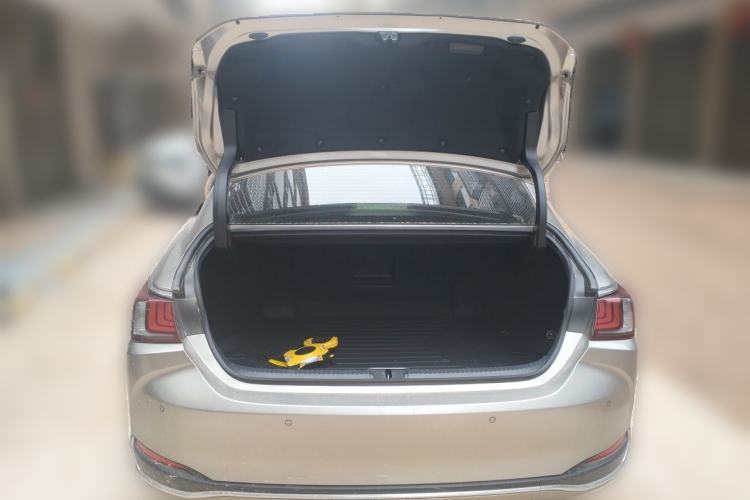 Used Lexus ES 2024 200 Premium Edition Trunk