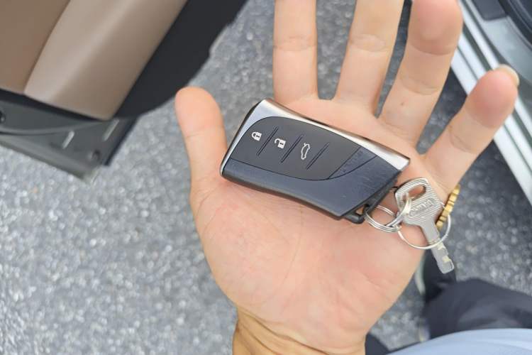 Used Lexus ES 2024 200 Premium Edition Vehicle Key