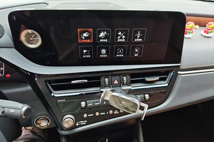 Used Lexus ES 2024 200 Premium Edition Audio And AC Panel