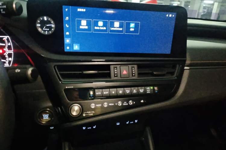 Used Lexus ES 2024 200 Premium Edition Audio And AC Panel