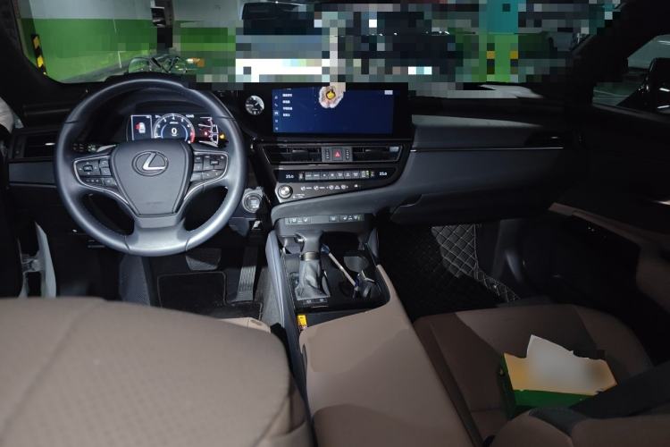 Used Lexus ES 2024 200 Premium Edition Center Console