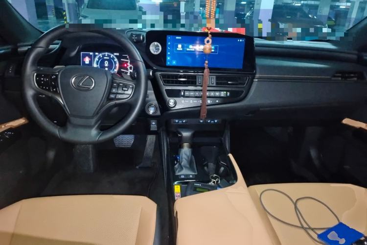 Used Lexus ES 2024 200 Premium Edition Center Console