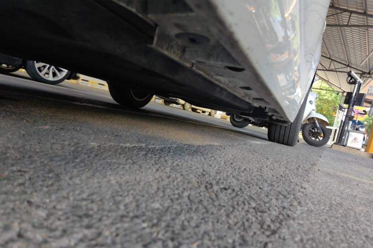 Used Lexus ES 2024 200 Premium Edition Chassis Front Left