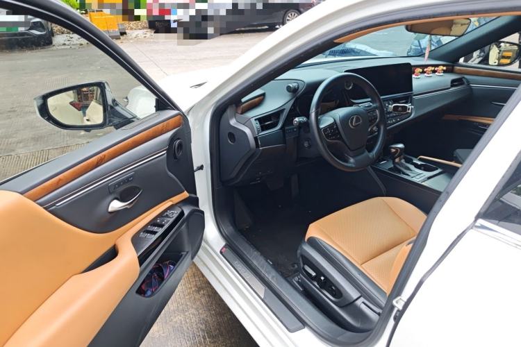 Used Lexus ES 2024 200 Premium Edition Driver Seat