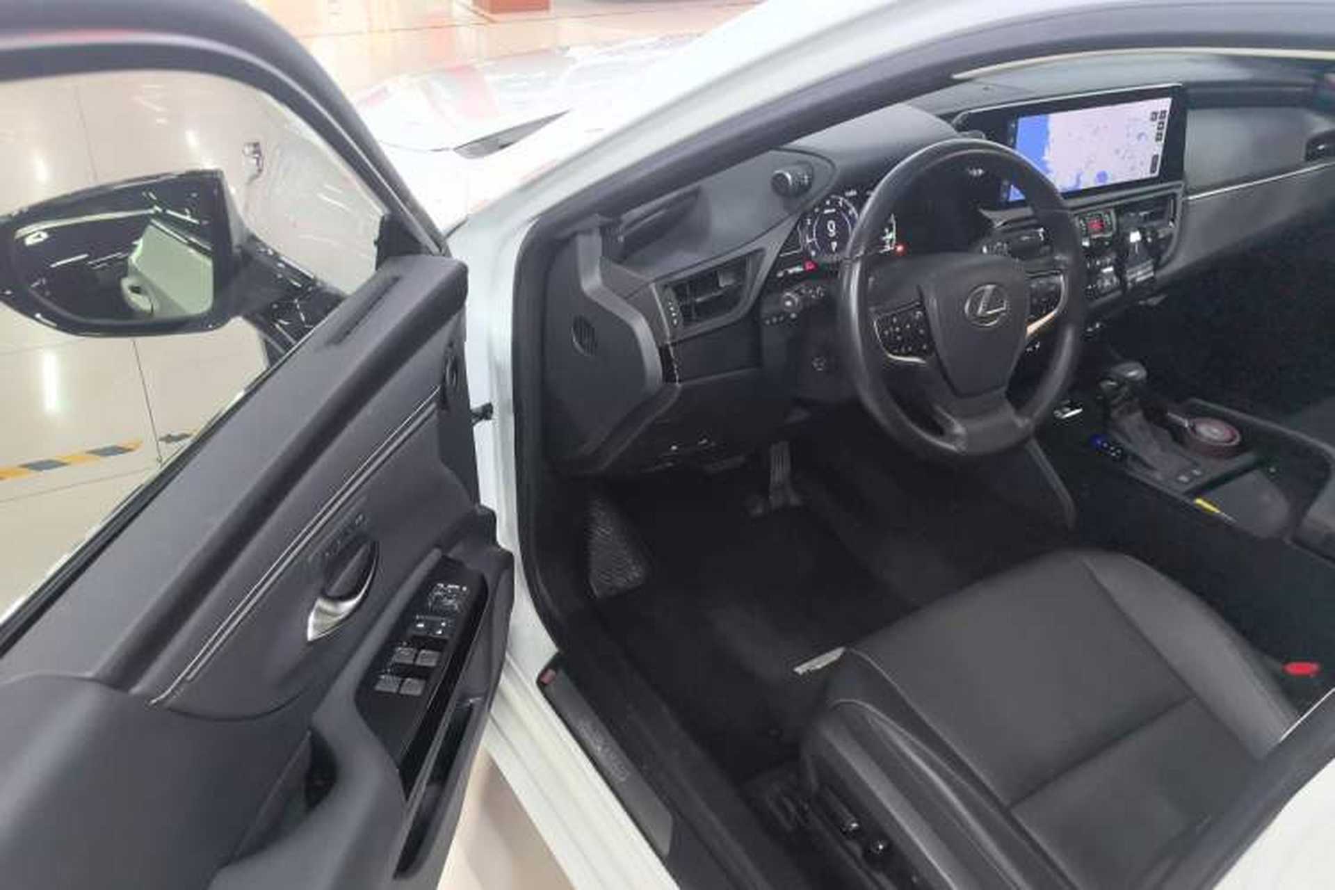 Used Lexus ES 2024 200 Premium Edition Driver Seat