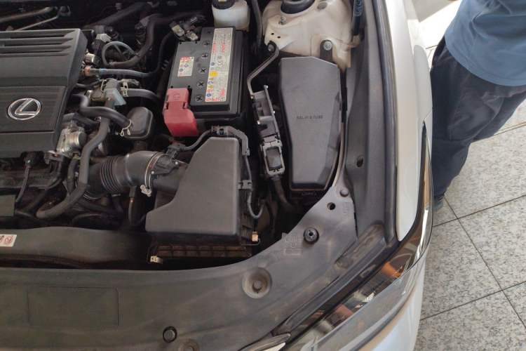 Used Lexus ES 2024 200 Premium Edition Engine Bay Left
