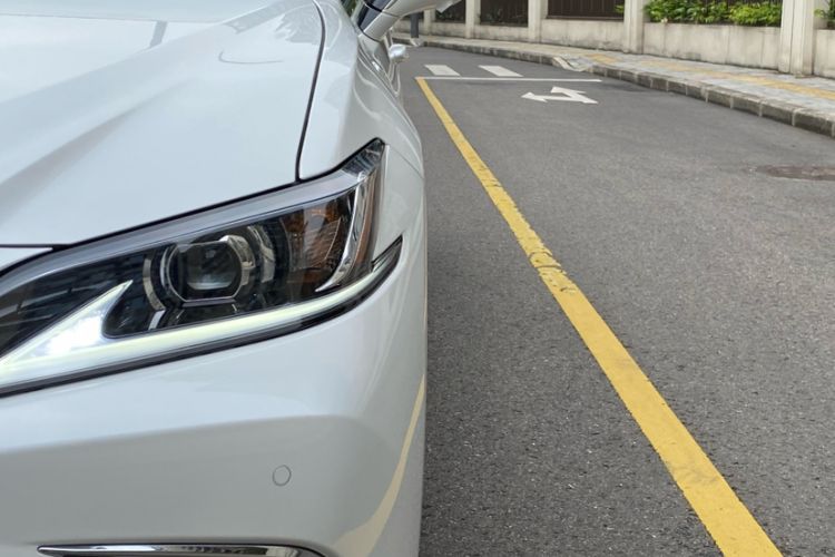 Used Lexus ES 2024 200 Premium Edition Exterior 1