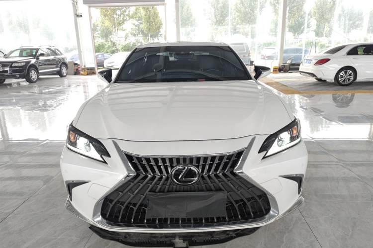 Used Lexus ES 2024 200 Premium Edition Exterior 1