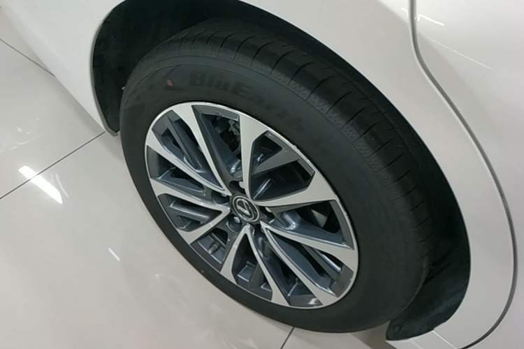 Used Lexus ES 2024 200 Premium Edition Exterior 3