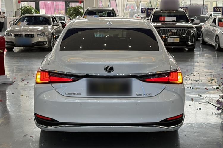 Used Lexus ES 2024 200 Premium Edition Exterior 4