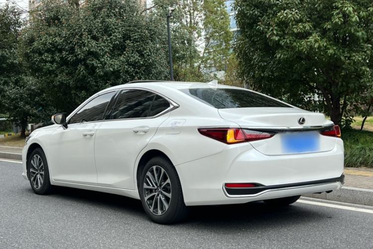 Used Lexus ES 2024 200 Premium Edition Exterior 4
