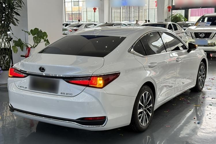 Used Lexus ES 2024 200 Premium Edition Exterior 5
