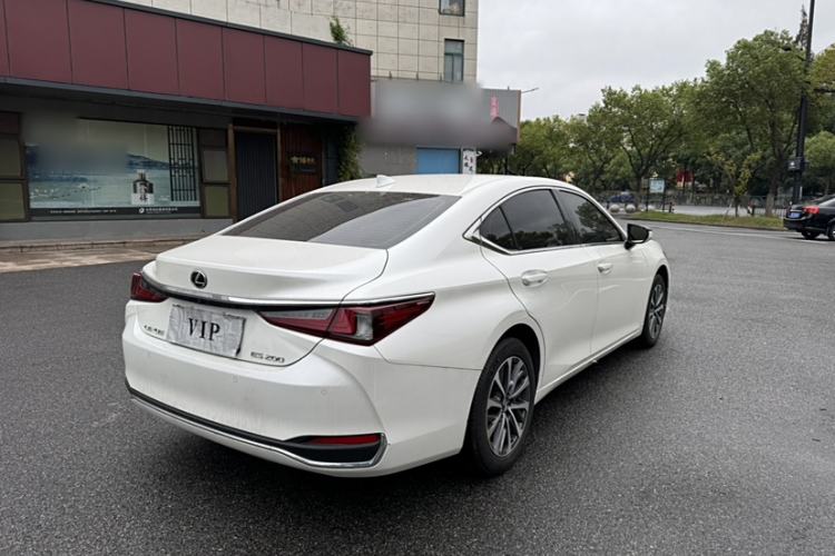 Used Lexus ES 2024 200 Premium Edition Exterior 5