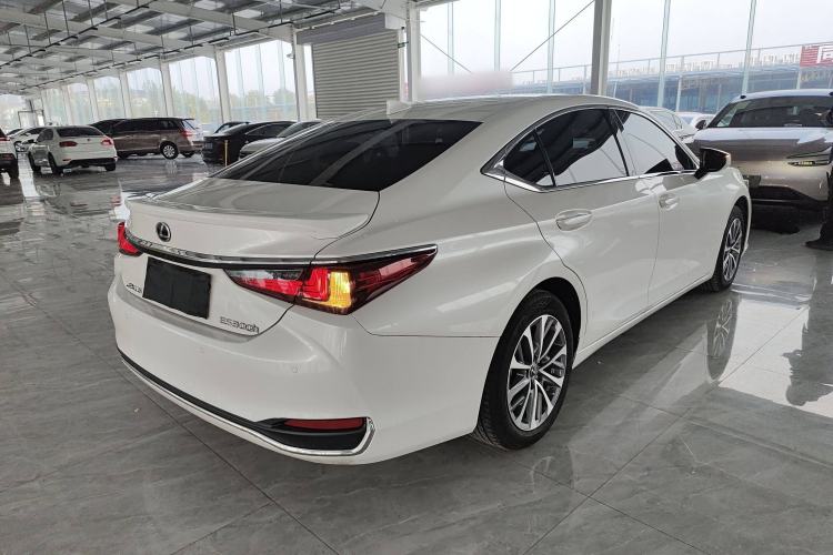 Used Lexus ES 2024 200 Premium Edition Exterior 5
