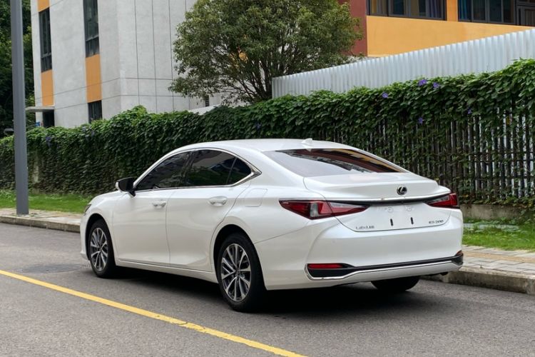 Used Lexus ES 2024 200 Premium Edition Exterior 6