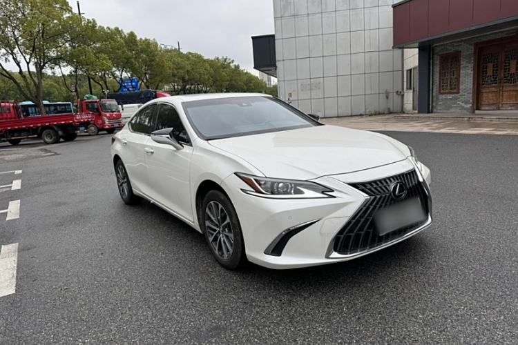 Used Lexus ES 2024 200 Premium Edition Exterior 6