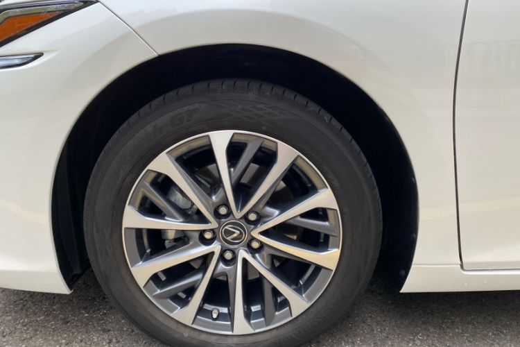Used Lexus ES 2024 200 Premium Edition Exterior 7