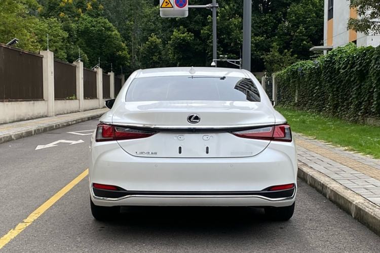 Used Lexus ES 2024 200 Premium Edition Exterior 8