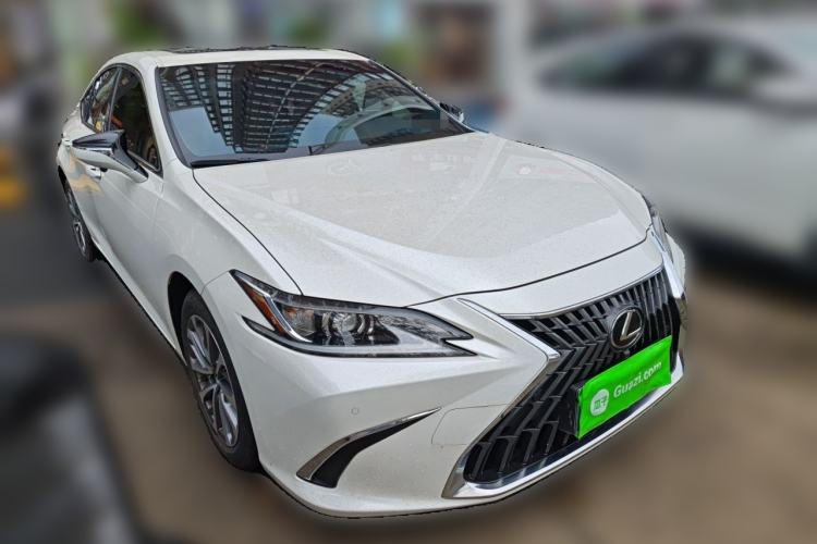 Used Lexus ES 2024 200 Premium Edition Front Right 45 Deg