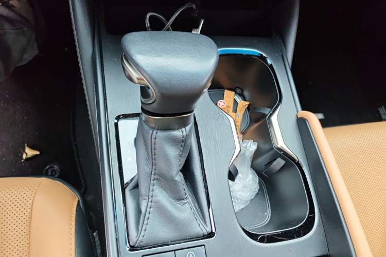 Used Lexus ES 2024 200 Premium Edition Gear Lever