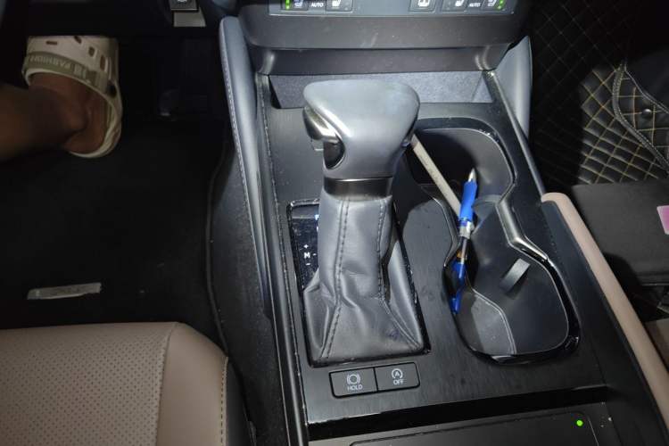Used Lexus ES 2024 200 Premium Edition Gear Lever