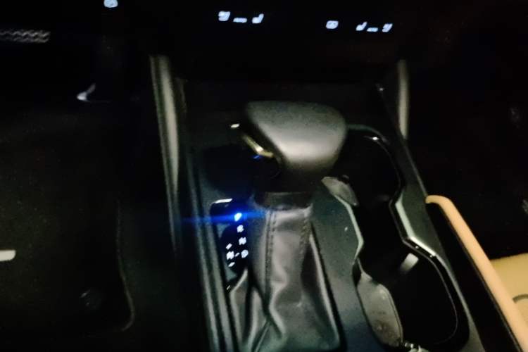 Used Lexus ES 2024 200 Premium Edition Gear Lever