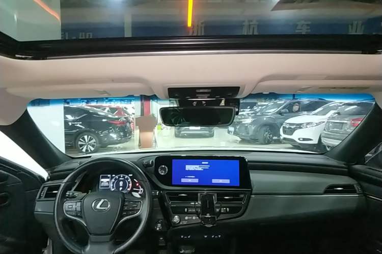 Used Lexus ES 2024 200 Premium Edition Headliner