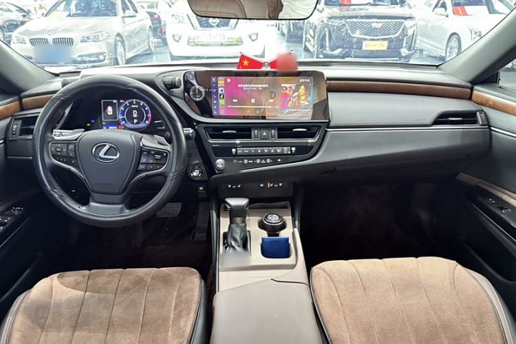Used Lexus ES 2024 200 Premium Edition Interior 1