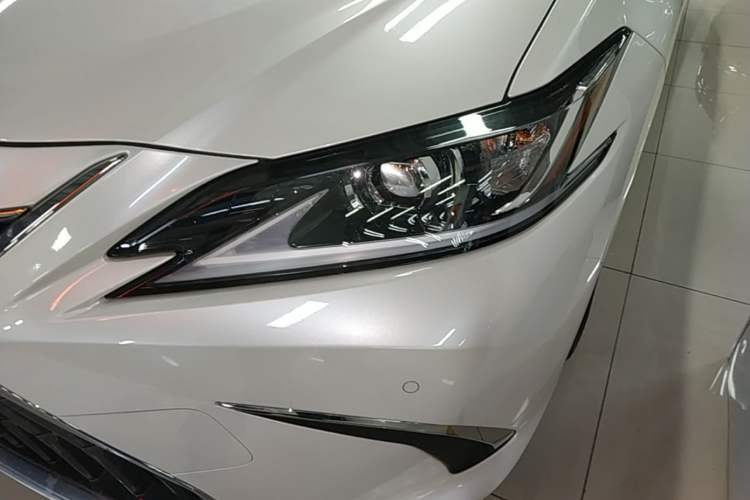 Used Lexus ES 2024 200 Premium Edition Left Front Headlight