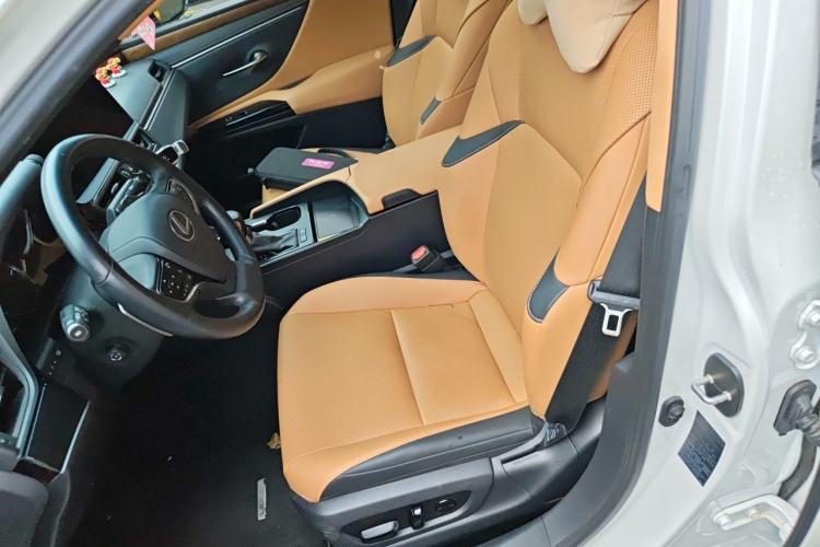 Used Lexus ES 2024 200 Premium Edition Left Front Seat