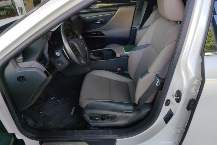 Used Lexus ES 2024 200 Premium Edition Left Front Seat