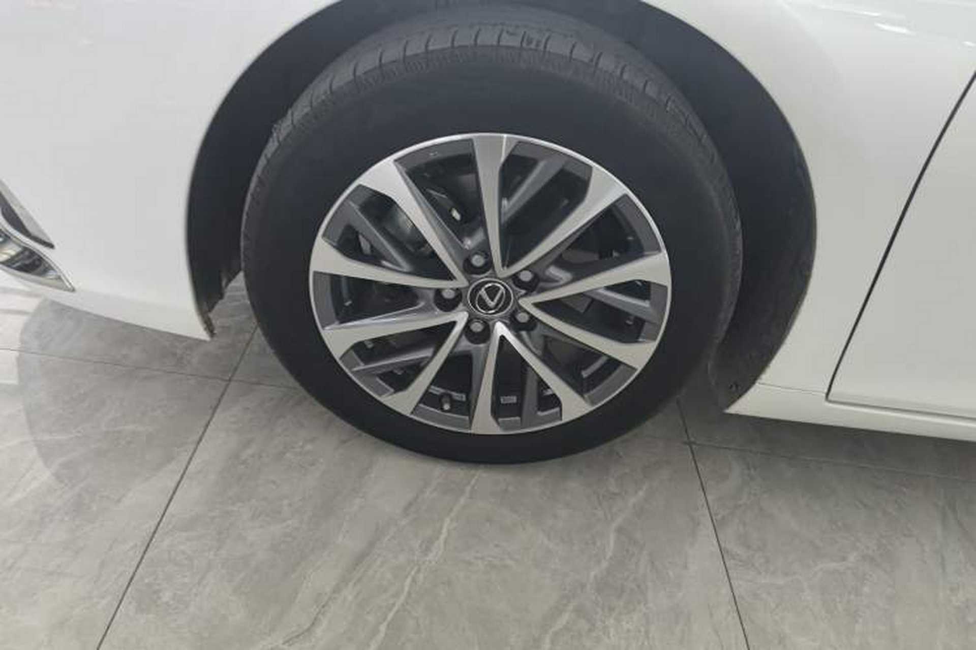 Used Lexus ES 2024 200 Premium Edition Left Front Wheel Hub