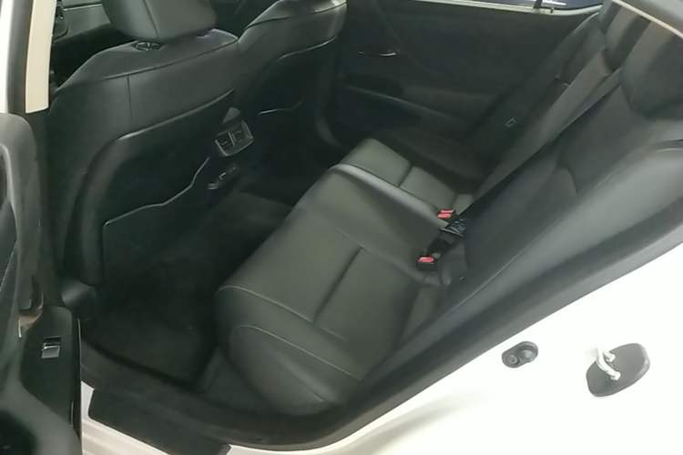 Used Lexus ES 2024 200 Premium Edition Left Rear Seat