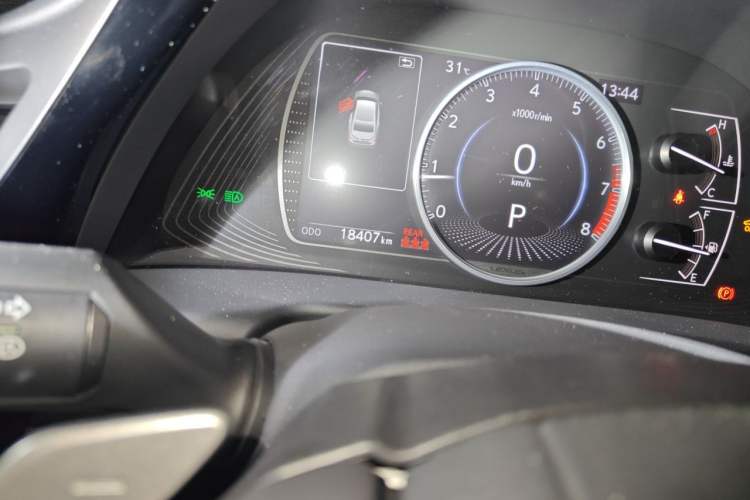 Used Lexus ES 2024 200 Premium Edition Odometer Close Up