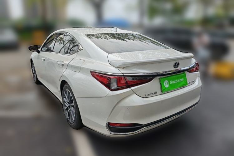 Used Lexus ES 2024 200 Premium Edition Rear Left 45 Deg