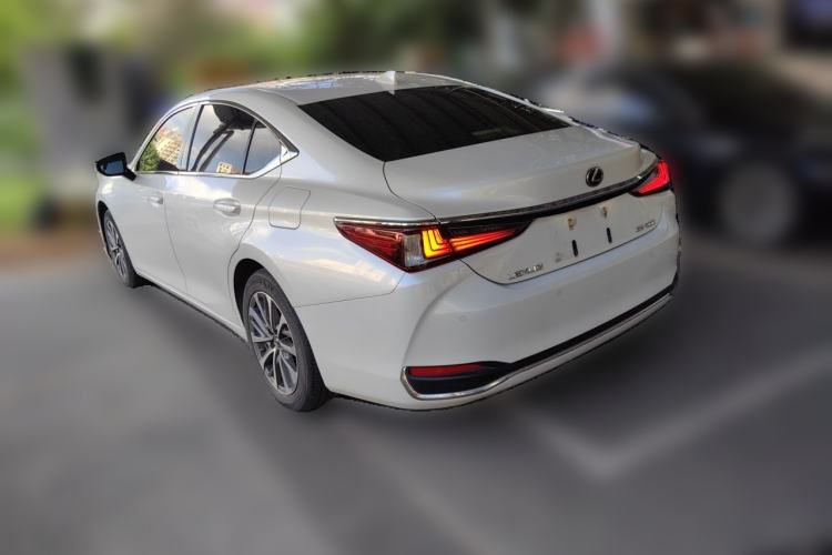 Used Lexus ES 2024 200 Premium Edition Rear Left 45 Deg