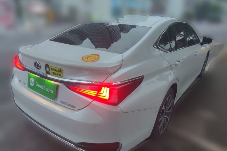 Used Lexus ES 2024 200 Premium Edition Rear Right 45 Deg