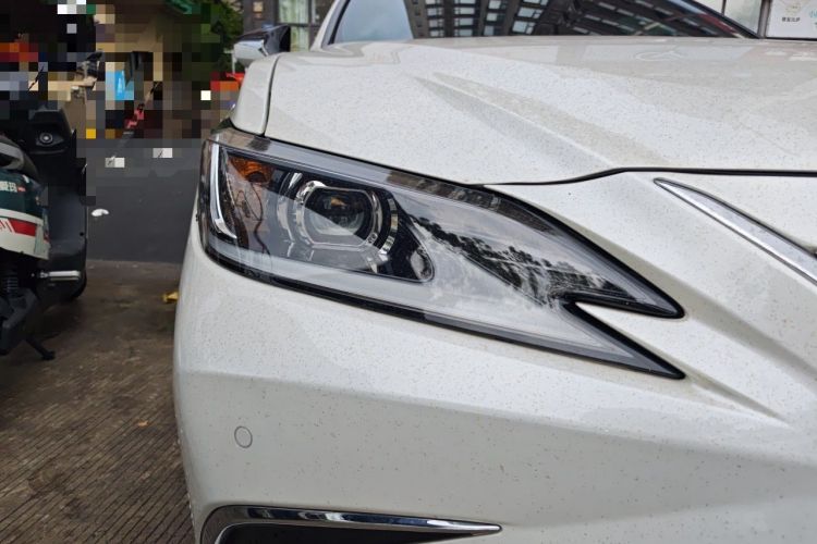 Used Lexus ES 2024 200 Premium Edition Right Front Headlight