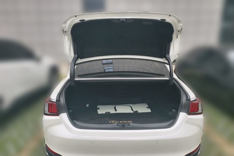 Used Lexus ES 2024 200 Premium Edition Trunk