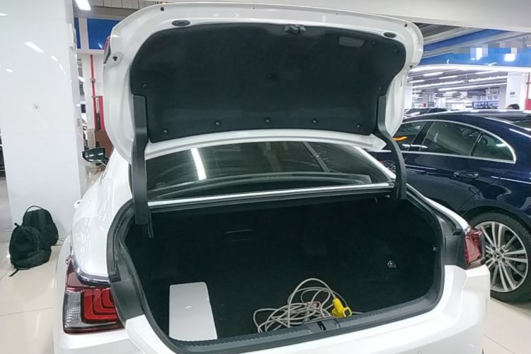 Used Lexus ES 2024 200 Premium Edition Trunk