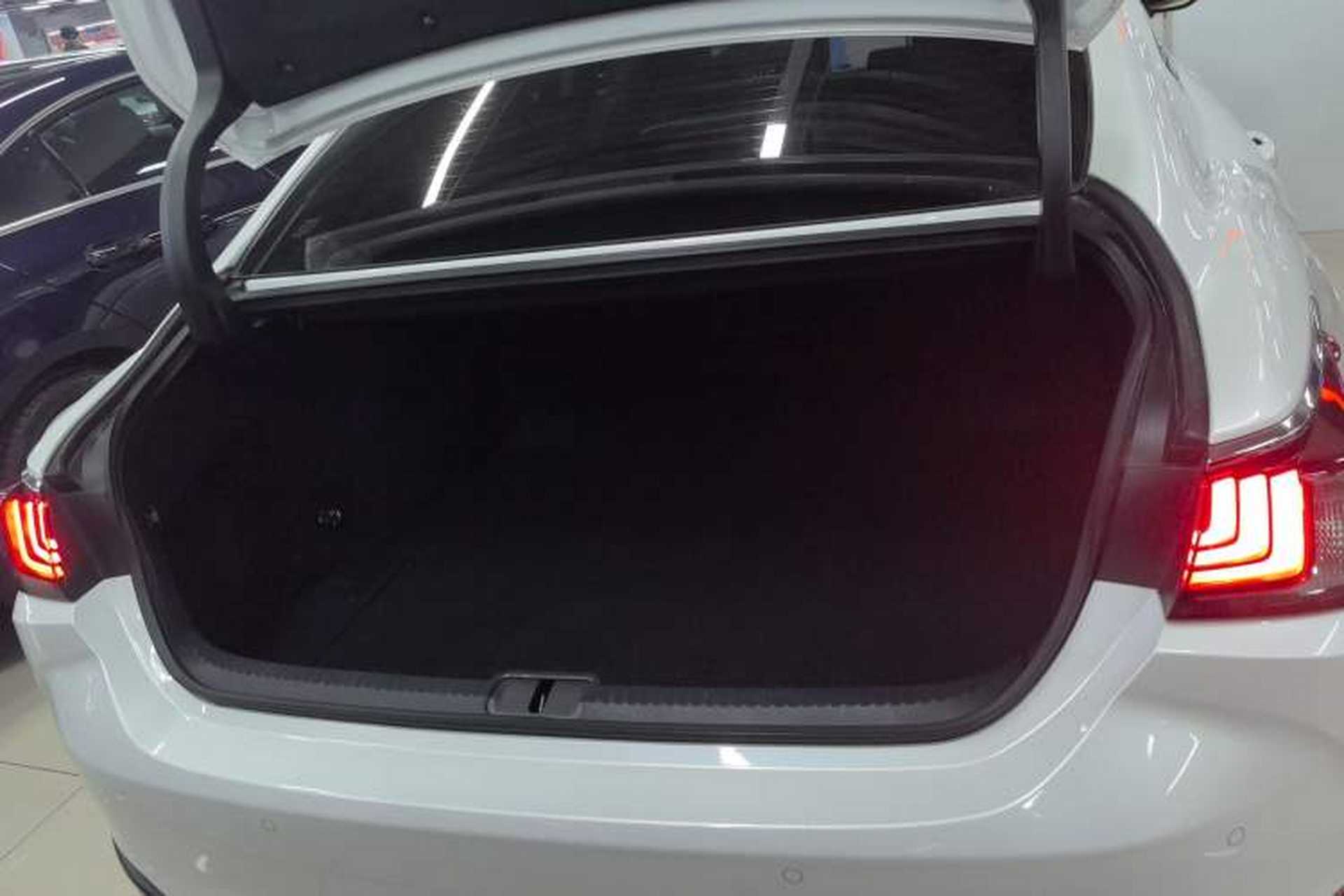 Used Lexus ES 2024 200 Premium Edition Trunk