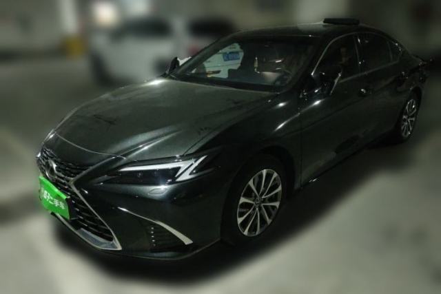 Used Lexus ES 2025 300h Deluxe Edition