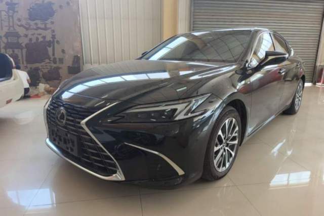 Used Lexus ES 2025 300h Deluxe Edition