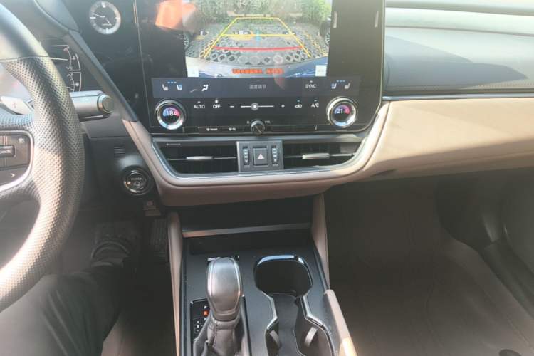 Used Lexus ES 2025 300h Deluxe Edition Audio And AC Panel