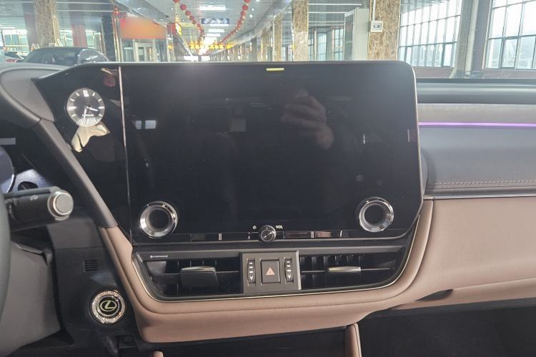 Used Lexus ES 2025 200 Premium Edition Audio And AC Panel