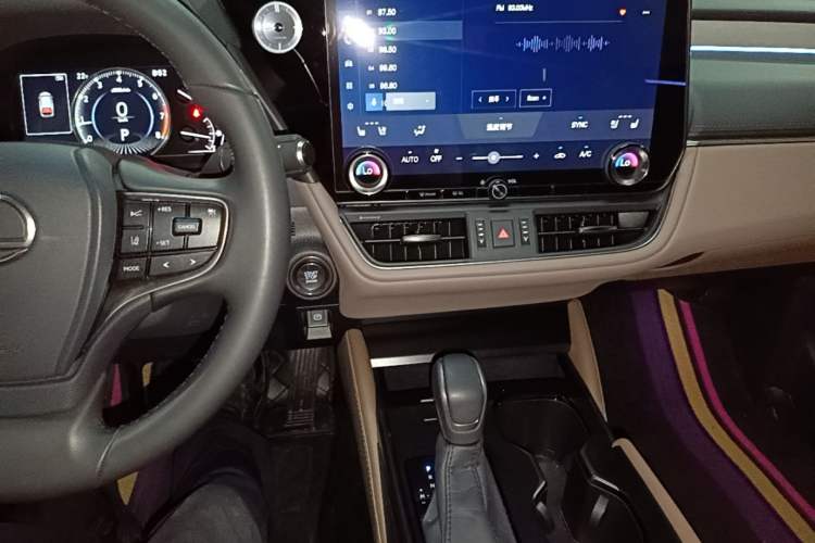 Used Lexus ES 2025 200 Premium Edition Audio And AC Panel