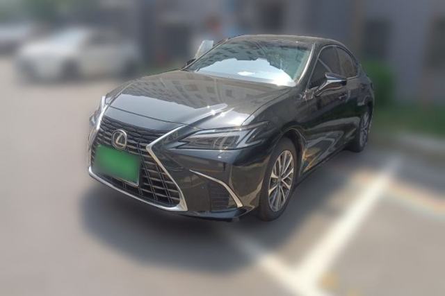 Used Lexus ES 2025 300h Deluxe Edition
